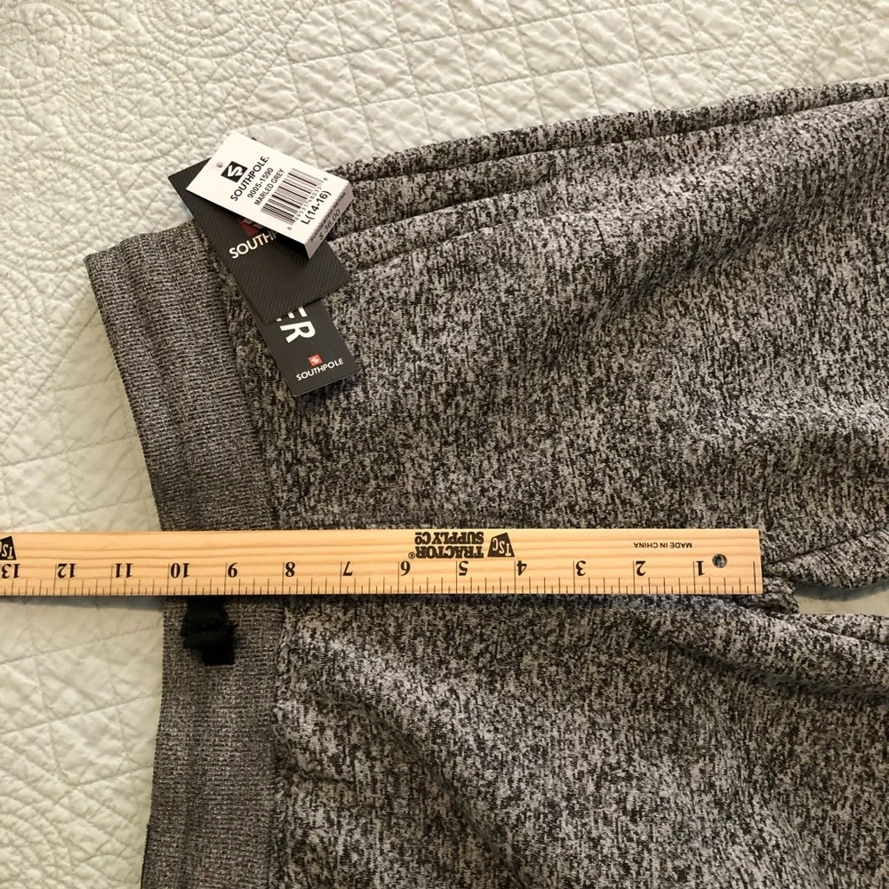 South Pole joggers. Size boys large.  NWT